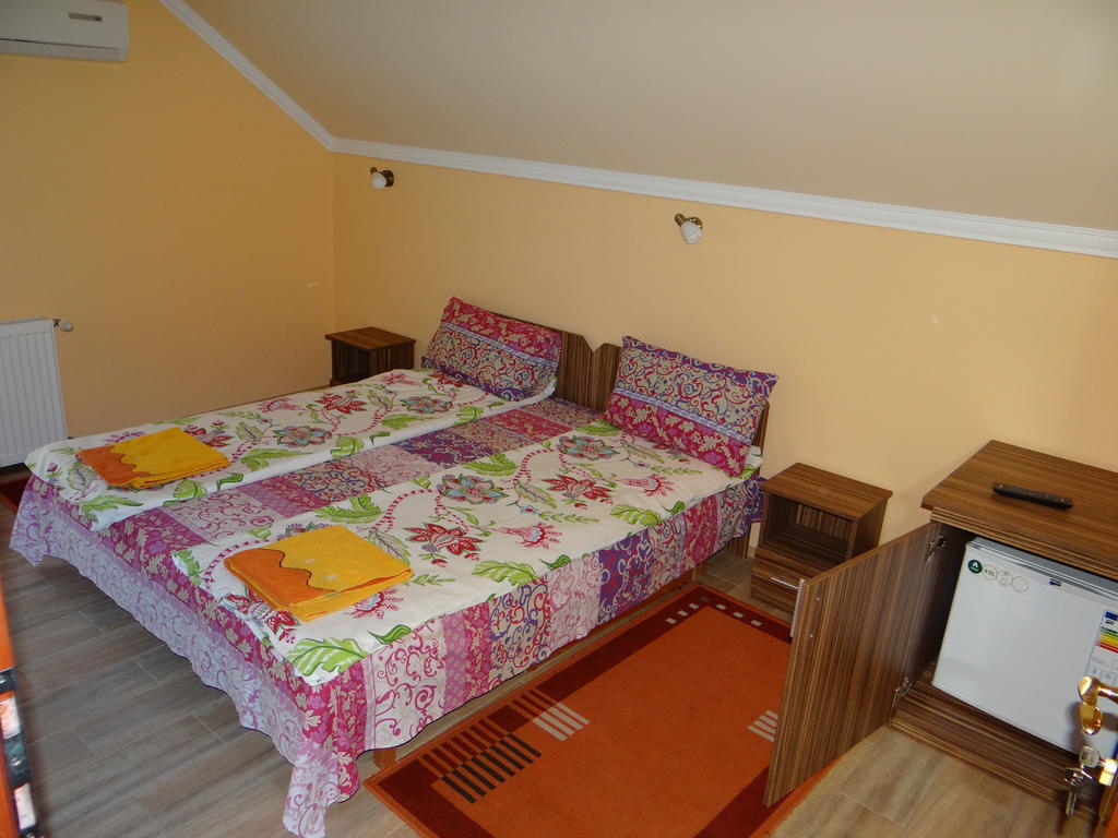 Marinica Apartman Hajduszoboszlo Room photo