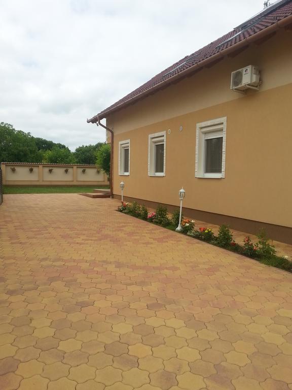 Marinica Apartman Hajduszoboszlo Exterior photo