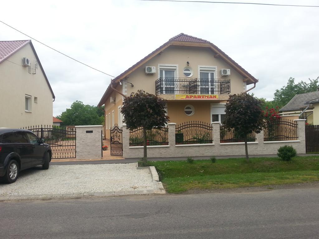 Marinica Apartman Hajduszoboszlo Exterior photo